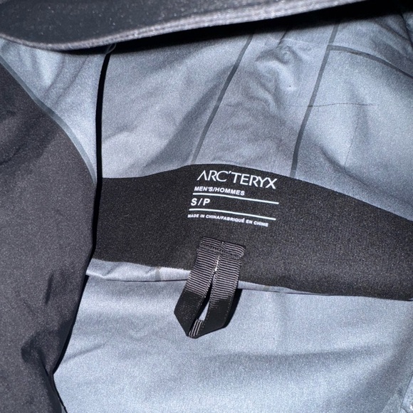 Arc’teryx Alpha SV Jacket Black - Picture 3 of 3